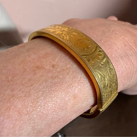 Antique Victorian 1880 stamped Gold plated Floral Etched Bangle Bracelet - Picture 6 of 16